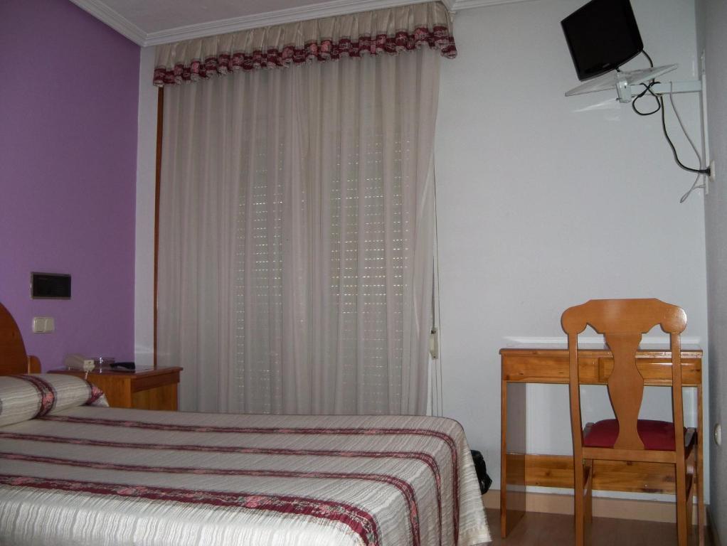 Hostal Virgen Del Villar Laguna de Duero Quarto foto